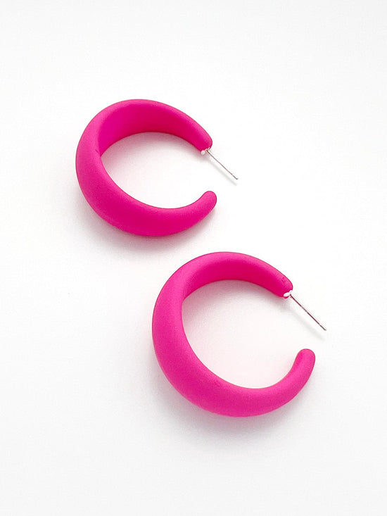 Crescent Fuchsia Resin Hoop Earrings (7 / PACK)