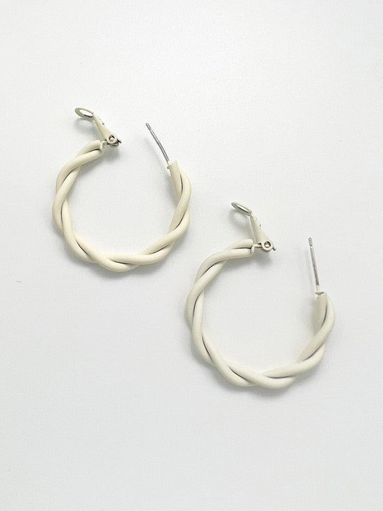 La vigne Everyday Hoop Earrings White