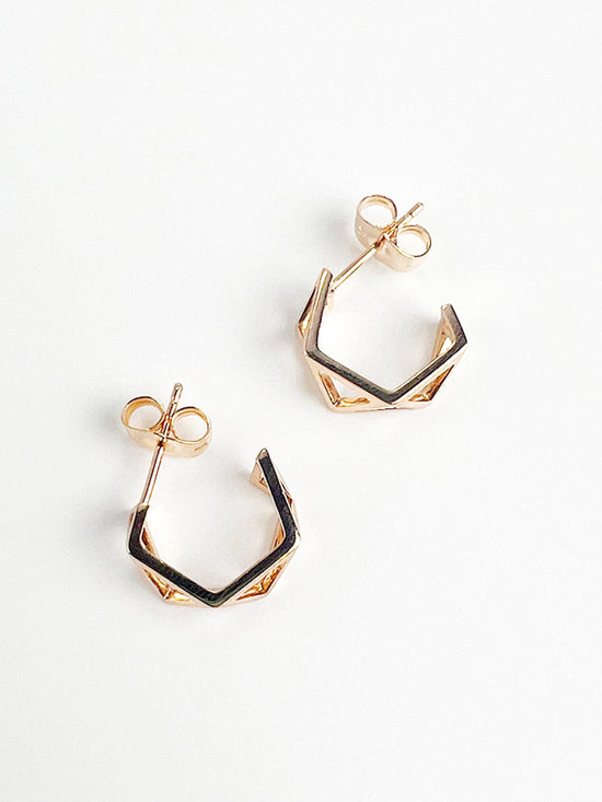 Grille Simple Gold Stud Earrings